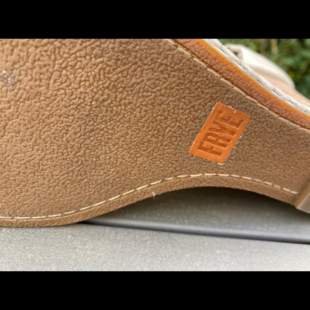 Frye Brielle Back-Zip Sandals - Picture 9 of 11